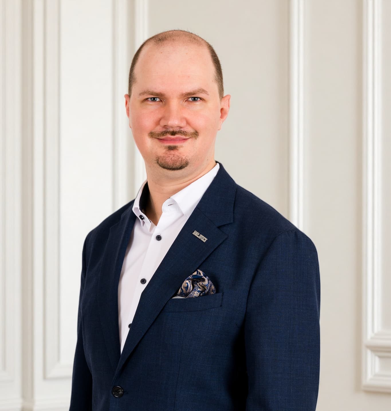 Dr. Uroš Ocepek